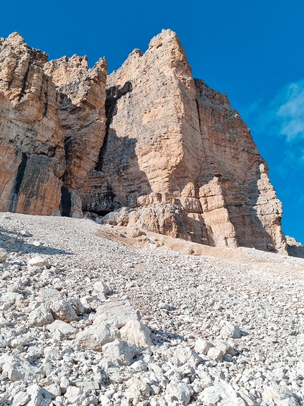 Semifreddo, Sass Pordoi, Dolomiti, Simon Messner, Martin Sieberer - Simon Messner making the first ascent of Semifreddo on Punta Aurelia, Sass Pordoi, Dolomites, with Martin Sieberer 06/2022