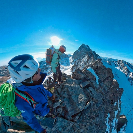 Monviso, Barbara Vigl, David Göttler - Barbara Vigl and David Göttler making the winter traverse of the Monviso NNW Ridge, March 2022