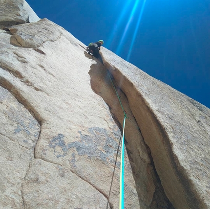 Iran, arrampicata, Alam Kooh, Mountain Warriors, Nasim Eshqi, Sina Heidari - Apertura di Mountain Warriors alla Sun Tower di Alam Kooh in Iran (Nasim Eshqi, Sina Heidari estate 2022)