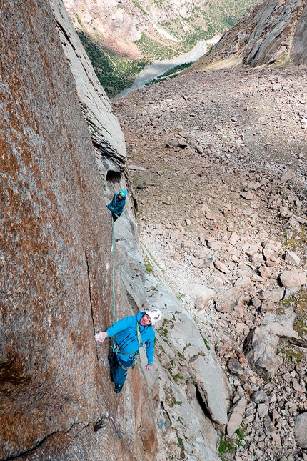 Little Asan, Karavshin, Kyrgyzstan, Moritz Sigmund, Patrick Tirler - First ascent of Ak-Kalpak on Little Asan in the Kara-Su Valley, Karavshin, Kyrgyzstan (Moritz Sigmund, Patrick Tirler 08/2022)