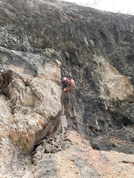 Panzanera Beach, Val di Susa - Gianluca Vighetti sulle concrezioni di Panzanera, Panzanera Beach, Val di Susa