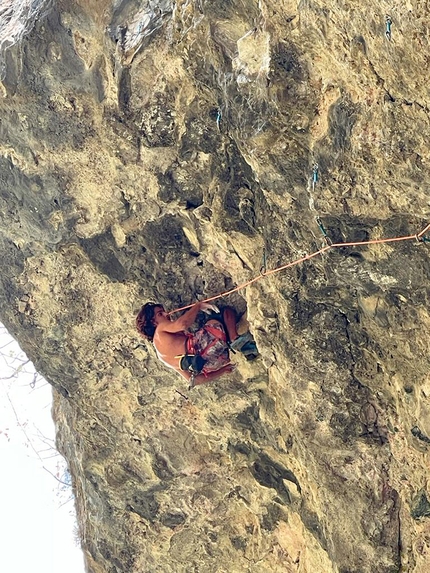 Panzanera Beach, Val di Susa - Giovanni Giachino tenta la ripetizione di Panzer (8b), Panzanera Beach, Val di Susa