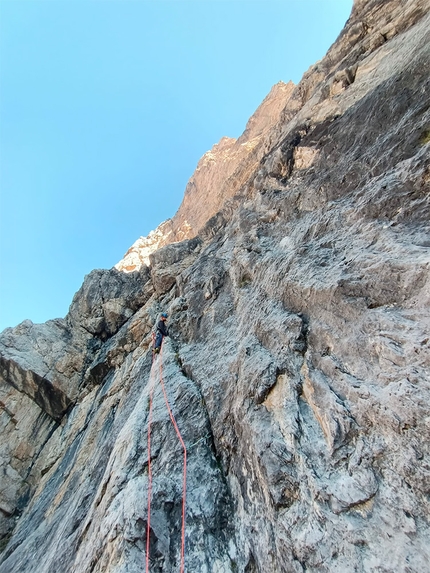 Cima Roma, Dolomiti di Brenta, Caput Mundi, Alessandro Beber, Matteo Pavana, Alberto Fedrizzi - Caput Mundi alla Cima Roma, Dolomiti di Brenta, di Alessandro Beber, Matteo Pavana e Alberto Fedrizzi.