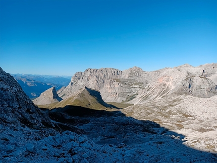 Cima Roma, Dolomiti di Brenta, Caput Mundi, Alessandro Beber, Matteo Pavana, Alberto Fedrizzi - Caput Mundi alla Cima Roma, Dolomiti di Brenta, di Alessandro Beber, Matteo Pavana e Alberto Fedrizzi.