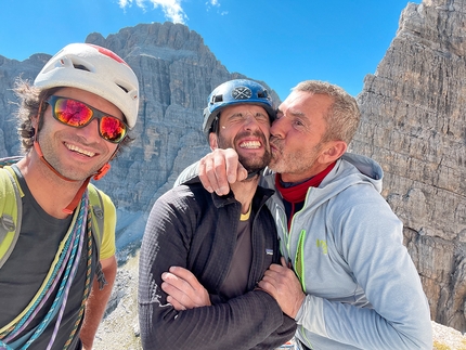 Cima Roma, Dolomiti di Brenta, Caput Mundi, Alessandro Beber, Matteo Pavana, Alberto Fedrizzi - Alessandro Beber, Matteo Pavana e Alberto Fedrizzi durante la prima salita di Caput Mundi alla Cima Roma, Dolomiti di Brenta