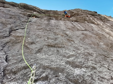 Sasso delle Nove, Dolomiti, Simon Kehrer, Hubert Eisendle - La prima salita di Herz über Kopf alla parete NE di Sasso delle Nove (Sas dles Nö), Fanes, Dolomiti (Simon Kehrer, Hubert Eisendle 29/08/2022)