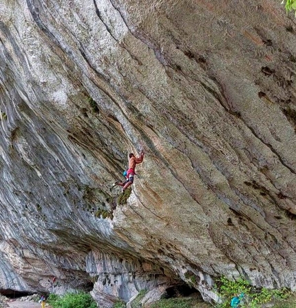 Lorenzo Bogliacino - Lorenzo Bogliacino sale TTT (9a) alle Gorges du Loup in Francia