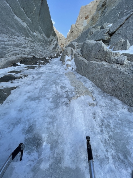 Colin Haley, Supercanaleta, Fitz Roy, Patagonia - Colin Haley durante la prima solitaria invernale di Supercanaleta sul Fitz Roy in Patagonia, settembre 2022