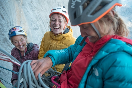 Rayu, Picos de Europa, Sasha DiGiulian, Matilda Söderlund, Brette Harrington - Sasha DiGiulian, Matilda Söderlund e Brette Harrington su Rayu alla sud di Peña Santa de Castilla (2596m) nei Picos de Europa, estate 2022