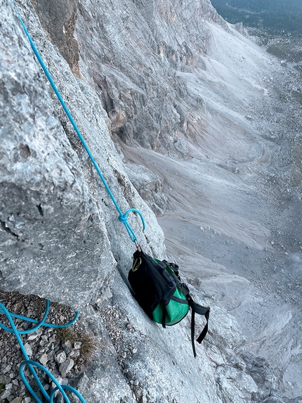 Janluca Kostner, Chimera Verticale, Civetta, Dolomiti - Janluca Kostner making the first solo ascent of Chimera Verticale, Civetta, Dolomites on 13-14/09/2022