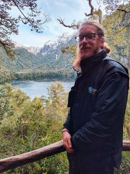 Patagonia, trekking, Cile, Parco Nazionale Pumalin Douglas Tompkins, Nicolò Guarrera - Nicolò Guarrera al Laguna Tronador, Parco Nazionale Pumalin Douglas Tompkins, Patagonia, Cile