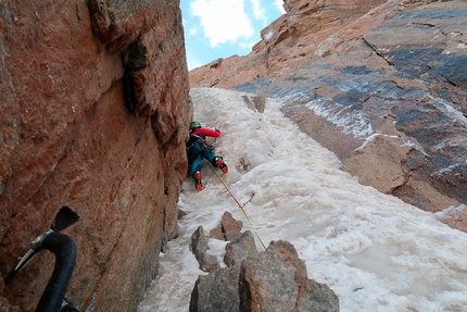 Dry Ice Queen on Mount Zabor, difficult Slovakian mixed climb in Kyrgyzstan