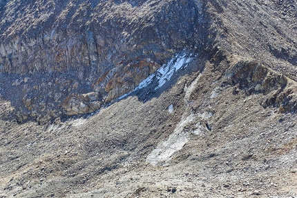 Glaciers in Switzerland - The bare remainder of the Schwarzbachfirn (Uri). 10 years ago the entire flank was covered by a small glacier, but measurements had to be discontinued for good this year.