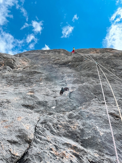 3 anni in Sella, Marmarole, Dolomiti, arrampicata, Francesco Rigon, Michel Sirotti - Michel Sirotti durante l'apertura di 3 anni in Sella, Le Selle Ovest Marmarole, Dolomiti (Francesco Rigon, Michel Sirotti)