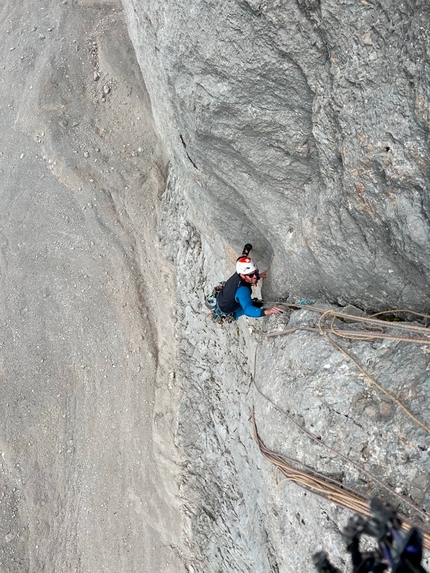 3 anni in Sella, Marmarole, Dolomiti, arrampicata, Francesco Rigon, Michel Sirotti - Francesco Rigon durante l'apertura di 3 anni in Sella, Le Selle Ovest Marmarole, Dolomiti (Francesco Rigon, Michel Sirotti)