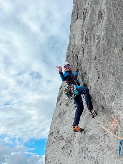 3 anni in Sella, Marmarole, Dolomiti, arrampicata, Francesco Rigon, Michel Sirotti - Francesco Rigon durante l'apertura di 3 anni in Sella, Le Selle Ovest Marmarole, Dolomiti (Francesco Rigon, Michel Sirotti)