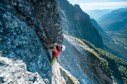 Roger Schäli, Tierra del Fuego, Roda Val della Neve, Switzerland - Roger Schäli establishing, rope-solo and ground-up, Tierra del Fuego on Roda Val della Neve in Switzerland