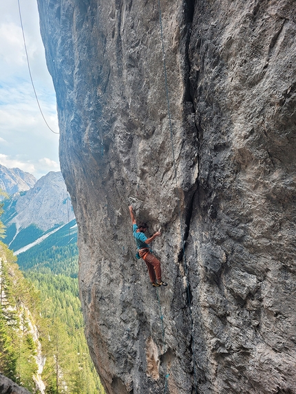 Digola, Val Comelico - Andrea Polo climbing Legge di Hook, Digola, Val Comelico