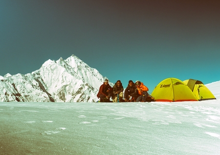Pheker, Mirshikar Peak, Pakistan, Karakoram, Hassan Aljabbal, Adnan Khan, Sebastién Carniato, James Price - Campsite at the East Col of Mirshikar