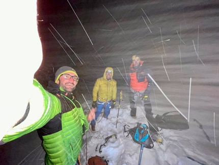 Breithorn Centrale, François Cazzanelli, Jerome Perruquet, Stefano Stradelli - Making the first ascent of 'Essere o non Essere' on the north face of Breithorn Centrale (François Cazzanelli, Jerome Perruquet, Stefano Stradelli 13/19/2022)