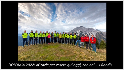 Dolomia, Val Comelico, Rondi del Comelico - I Rondi del Comelico. Ai componenti in foto vanno aggiunti Italo Zandonella, Anna De Candido e Andrea De Bernardin, assenti per impegni