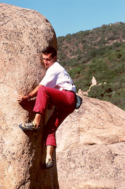 Sardegna Boulder - Maurizio Oviglia su Adrenalina a Rio Picocca in Sardinia