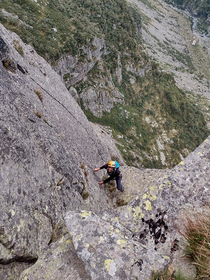 Via dell’Addio, Parete dei Titani, Vallone di Sea, Luca Enrico - Matteo Enrico sulla parte mediana della via dell’Addio, Parete dei Titani, Vallone di Sea