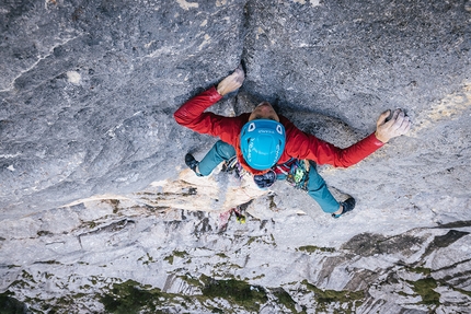 Ines Papert makes free ascent of her Wolke 7 on Hinteres Feuerhörndl at Reiteralm