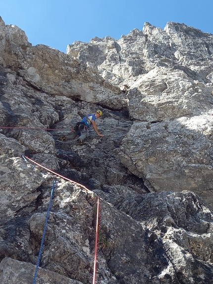 Via dei Nonni, Zucco Barbisino, Ivo Ferrari, Flavio Leoni - L'apertura di Via dei Nonni, parete nord dello Zucco Barbisino (Ivo Ferrari, Flavio Leoni 12/06/2021)