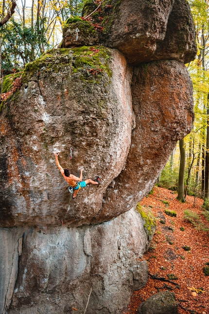 Marco Zanone, Action Directe, Frankenjura - Marco Zanone su Action Directe (9a) in Frankenjura, Germania