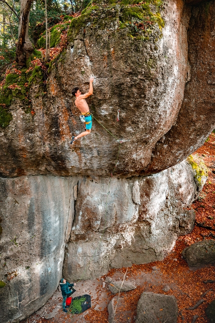 Marco Zanone, Action Directe, Frankenjura - Marco Zanone su Action Directe (9a) in Frankenjura, Germania