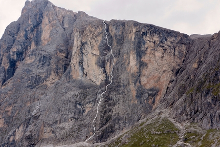 Sassopiatto, Dolomiti, Aaron Moroder, Franziska Rizzi, Cascata Estiva - Durante l'apertura di Cascata Estiva sul Sassopiatto, Dolomiti (Aaron Moroder, Franziska Rizzi 2022)