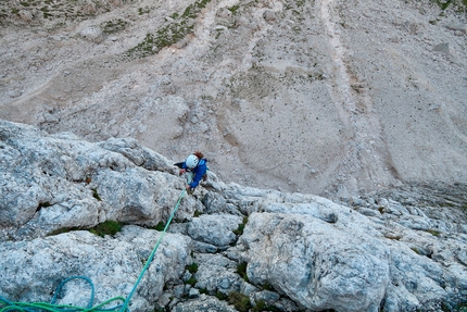 Sassopiatto, Dolomiti, Aaron Moroder, Franziska Rizzi, Cascata Estiva - Durante l'apertura di Cascata Estiva sul Sassopiatto, Dolomiti (Aaron Moroder, Franziska Rizzi 2022)