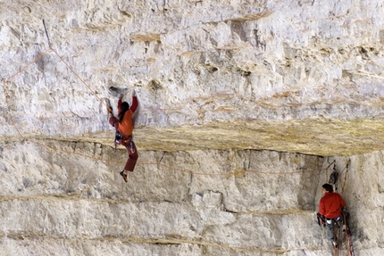 Alexander Huber, Pan Aroma - Alexander Huber durante la prima salita di Pan Aroma 8c, Cima Ovest, Lavaredo, Dolomiti