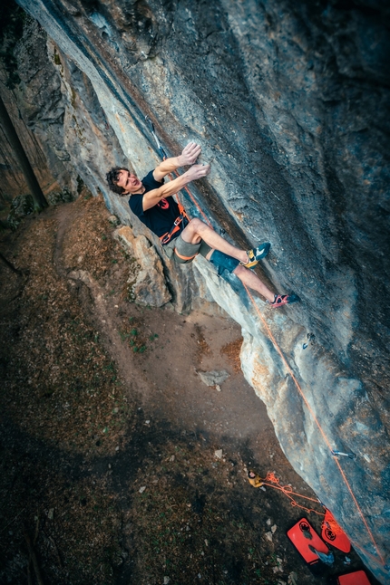 Adam Ondra establishes Zvěřinec, new 9b+ in Czechia