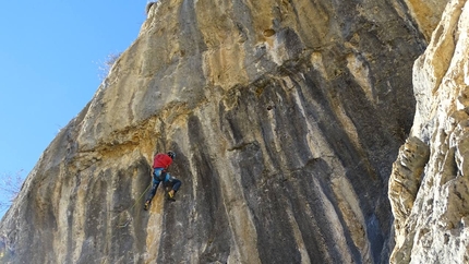 Giorgio Tomatis (19) repeats Lapsus (9b) at Andonno in Italy