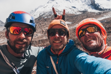 Kirti-Nose, India, Garwahl Himalaya, Jonas Schild, Andy Schnarf, Stephan Siegrist - Jonas Schild, Andy Schnarf and Stephan Siegrist making the first ascent of 'Between two Parties' (350m, 7b/A3) in the Garwahl Himalaya of India