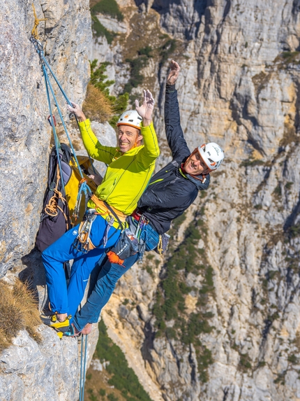 Il Re del Brenta, Paganella, Luca Giupponi, Rolando Larcher - Rolando Larcher e Luca Giupponi in sosta durante l'apertura di Il Re del Brenta in Paganella (2022)