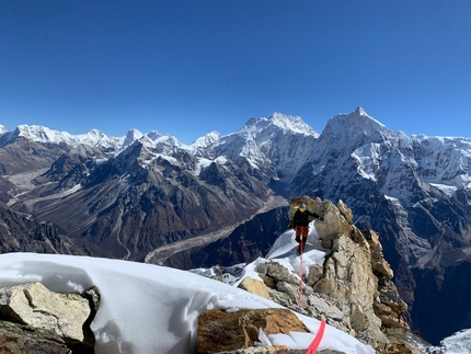 L'inviolata Sato Pyramide in Nepal salita da Silvia Loreggian e Stefano Ragazzo