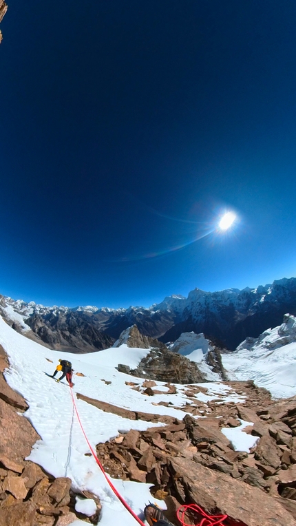 Sato Pyramide, Nepal, Silvia Loreggian, Stefano Ragazzo - Stefano Ragazzo e Silvia Loreggian sulla cresta del Sato Pyramide