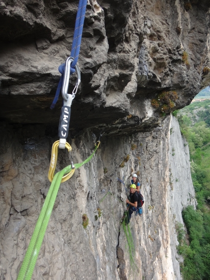 Ceraino Classica, Matteo Rivadossi, Vincenzo Valtulini - Gli ormonauti, Ceraino Classica: sul traverso del terzo tiro