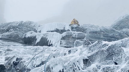 Pordoi, Dolomiti, Simon Gietl, Andrea Oberbacher, Avatar  - Simon Gietl durante la prima salita di 'Avatar' sul Sass Pordoi, Dolomiti il 10/12/2022