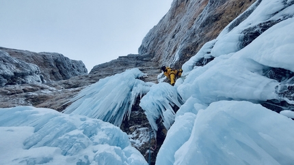 New mixed climb added to Sass Pordoi (Dolomites) by Simon Gietl, Andrea Oberbacher