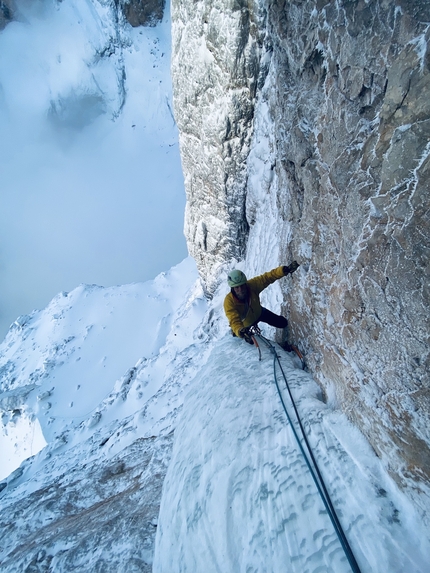 Pordoi, Dolomites, Simon Gietl, Andrea Oberbacher, Avatar  - Andrea Oberbacher making the first ascent of 'Avatar' on Sass Pordoi, Dolomites on 10/12/2022