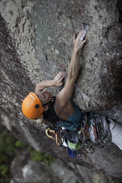 Polish Princess, Malysia - Eliza Kubarska sul tiro chiave di Polish Princess (7b+ max, 270m), Dragon’s Horns, Malasia