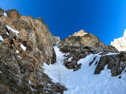 Triplo Zero, Dent d'Hérens, Valle d’Aosta, François Cazzanelli, Jerome Perruquet, Francesco Ratti - L'apertura di Triplo Zero al Dent d'Hérens in Valle d’Aosta (François Cazzanelli, Jerome Perruquet, Francesco Ratti 01/12/2022)