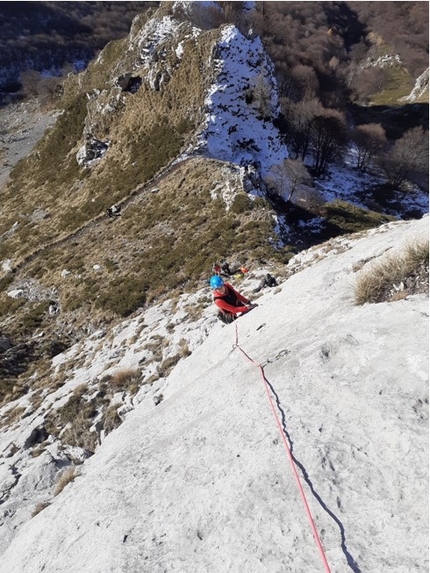 Pizzo dei Nibbi, Pilastro di Prada, Grignetta, Grigne, Ivo Ferrari - Federica Maslowsky in arrampicata al Pizzo dei Nibbi, Pilastro di Prada, Grignetta