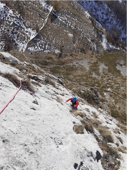 Pizzo dei Nibbi, Pilastro di Prada, Grignetta, Grigne, Ivo Ferrari - Federica Maslowsky in arrampicata al Pizzo dei Nibbi, Grignetta