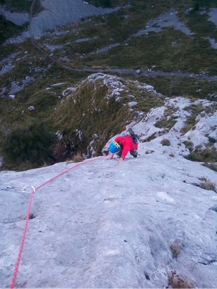 Pizzo dei Nibbi, Pilastro di Prada, Grignetta, Grigne, Ivo Ferrari - Federica Maslowsky in arrampicata al Pizzo dei Nibbi, Grignetta