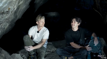 Shawn Raboutou & Magnus Midtbø bouldering at Brione